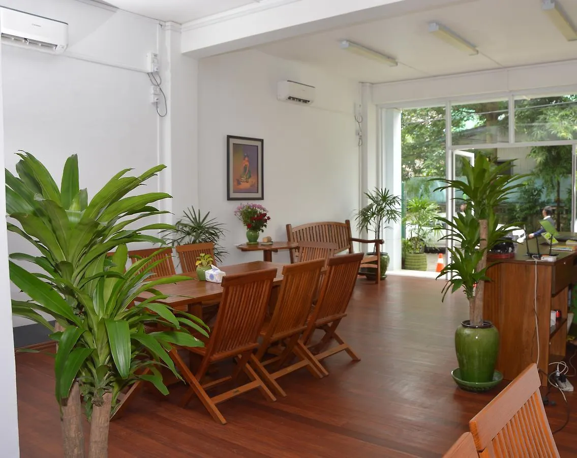 Wai Wai Place Hotel